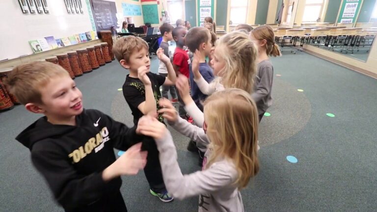 The Kindergarten Reel (well, performed by first graders, but still…)